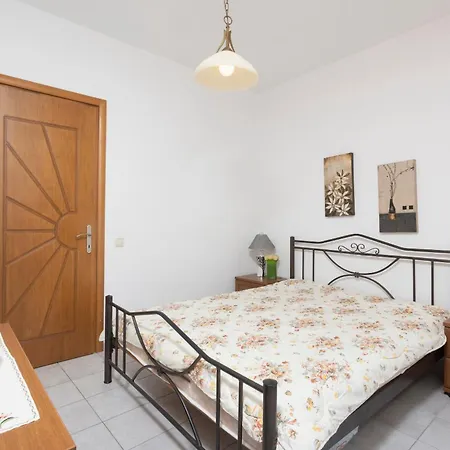 Hotel Rena's Paradise House