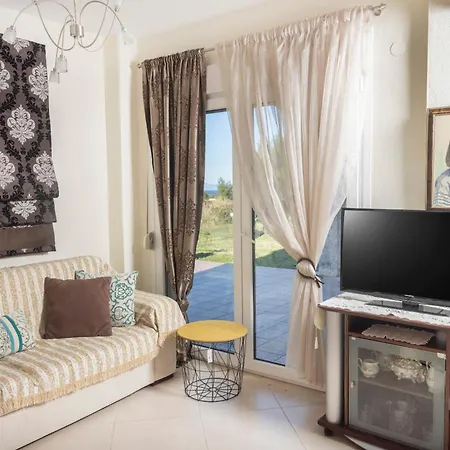Ξενοδοχείο Rena's Paradise House 4*