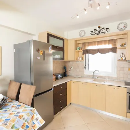 Rena's Paradise House Ξενοδοχείο 4*