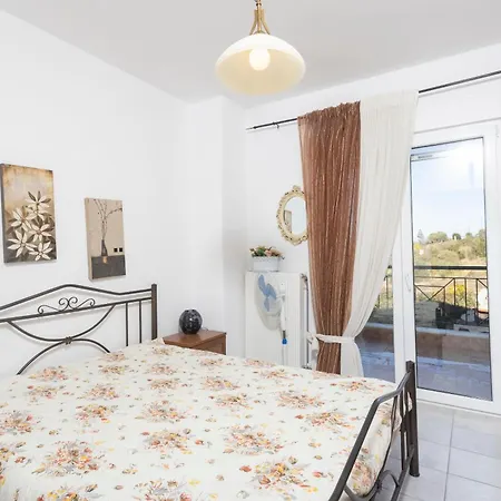 Ξενοδοχείο Rena's Paradise House 4*