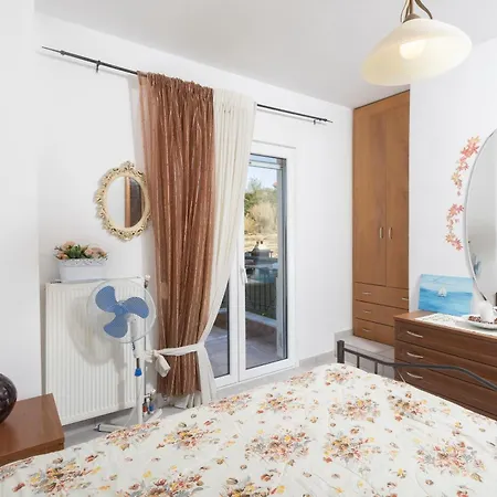 Rena's Paradise House Ξενοδοχείο 4*
